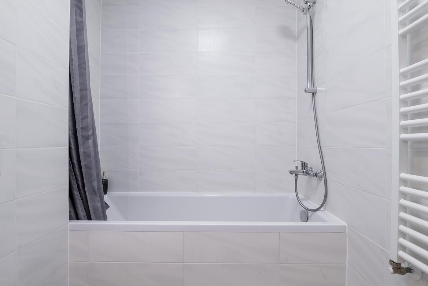 Apartment With Free Parking Near Coresi Mall By Mm Host Brașov Exterior foto