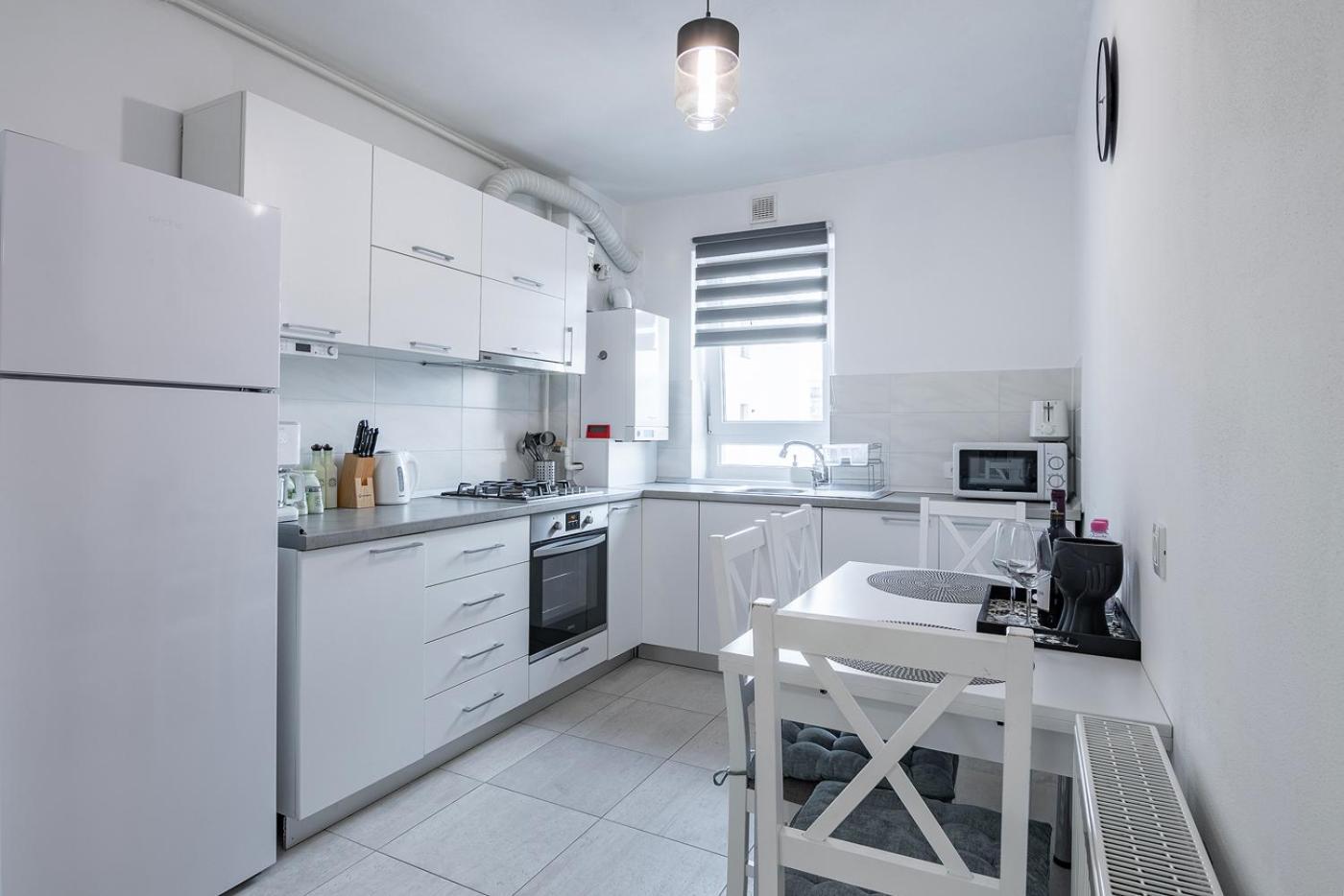 Apartment With Free Parking Near Coresi Mall By Mm Host Brașov Exterior foto